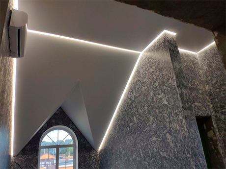Натяжной потолок на мансарде в Оренбурге купить недорого